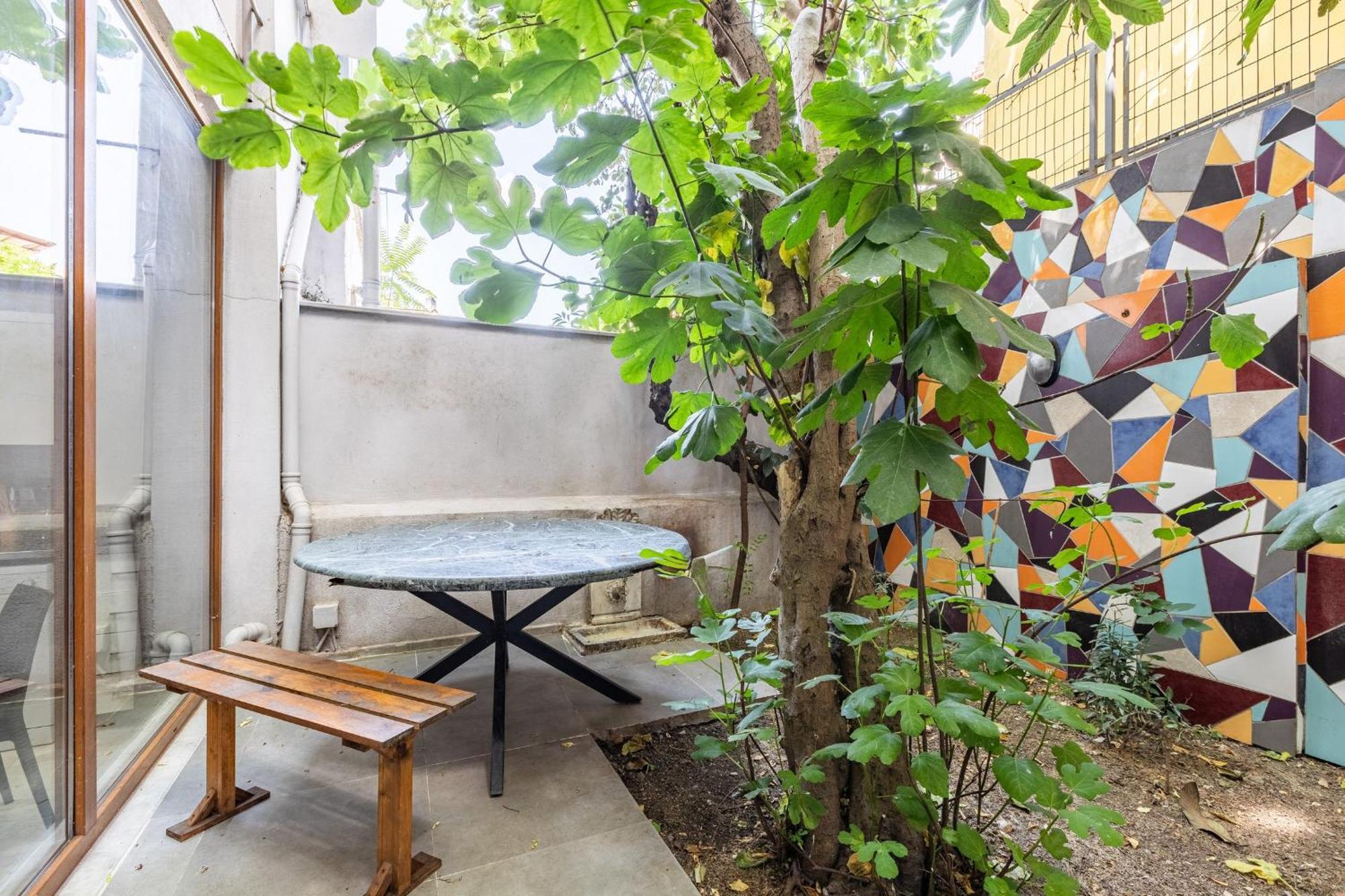 1 Bd Chic Garden Flat In Taksim Apartament Istanbul