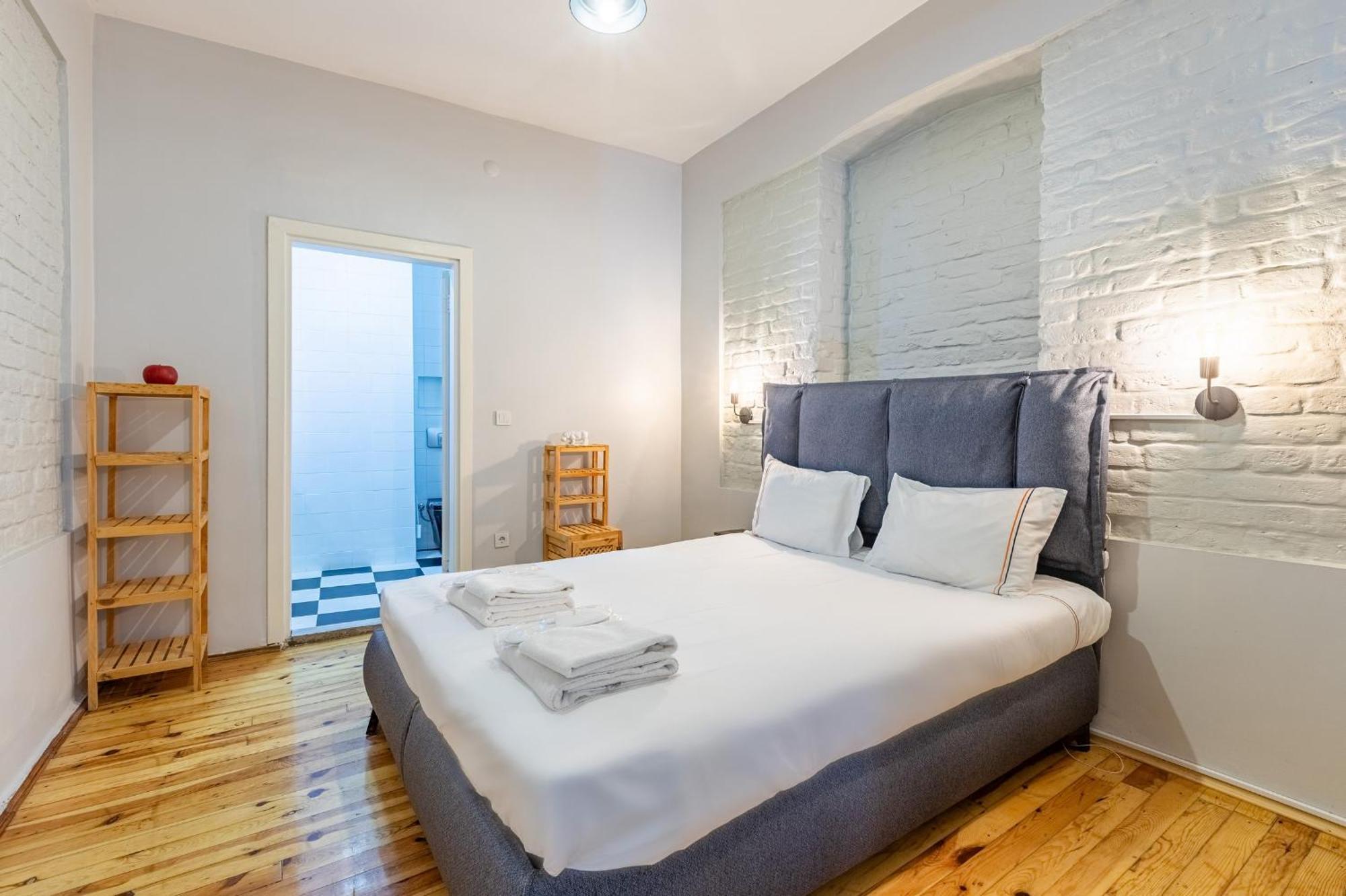 1 Bd Chic Garden Flat In Taksim Apartament *